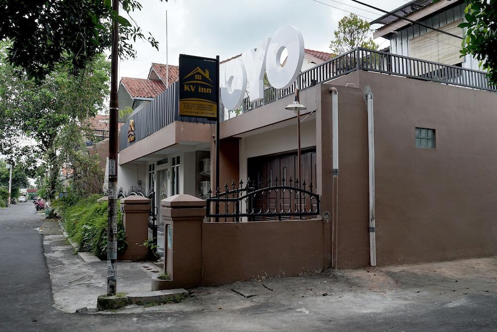 Koolkost Near Stadion Maguwoharjo Salakan Luaran gambar